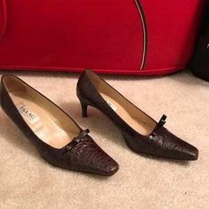 Women’s Isaac Mizrahi heels.